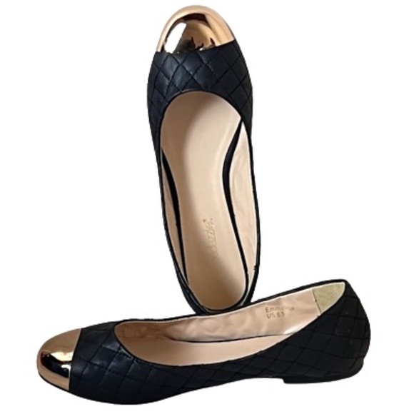 Shoedazzle Flats Like New! 🎉Host Pick🎉 - Picture 1 of 13